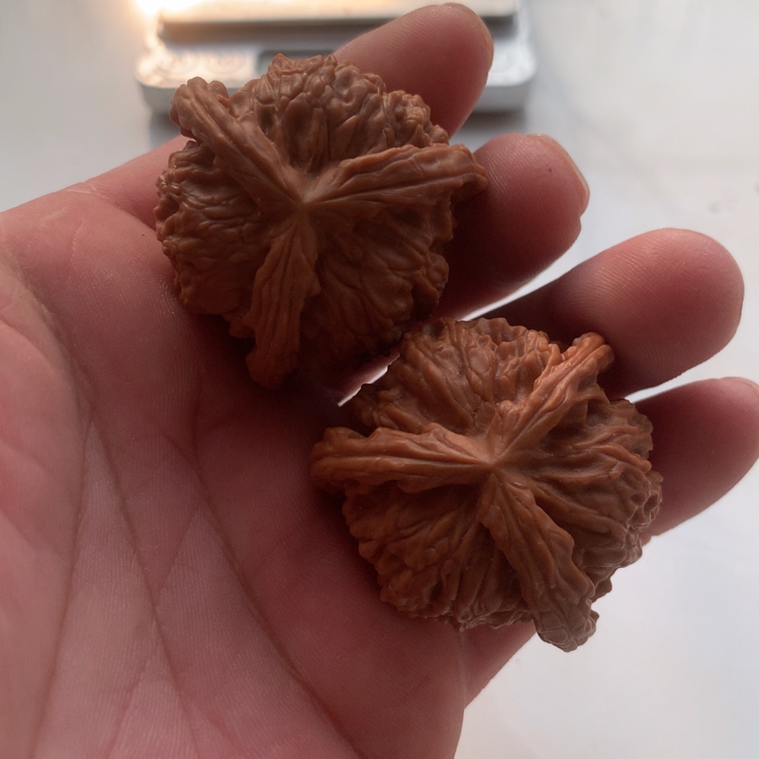 文玩核桃吊坠三棱