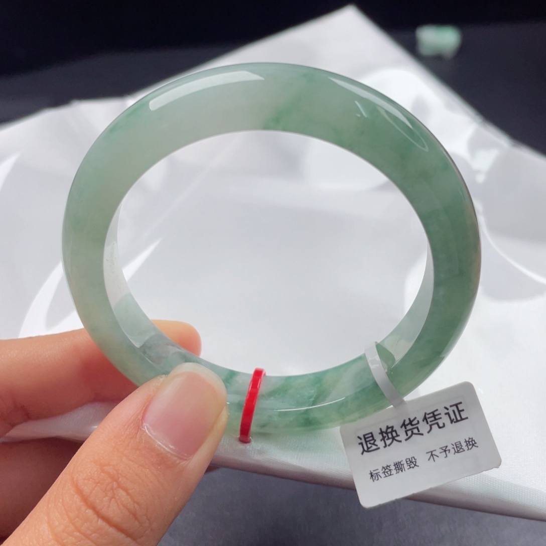 翡翠手镯未镶嵌5152正圈