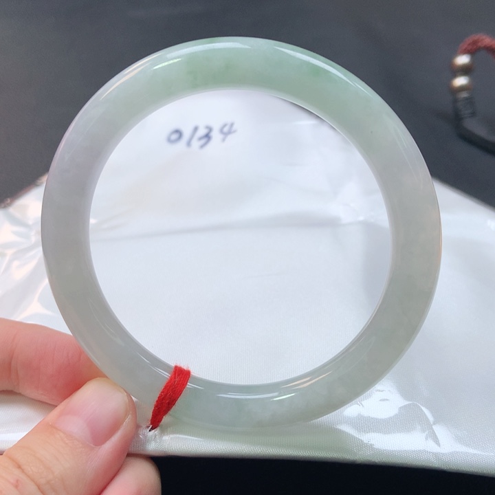 翡翠手镯未镶嵌0134号