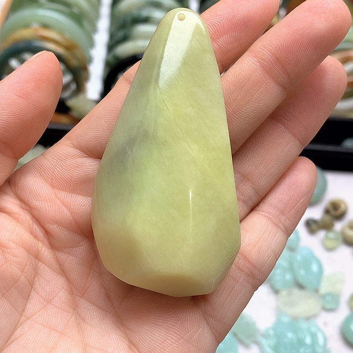 蛇纹石玉手把未镶嵌