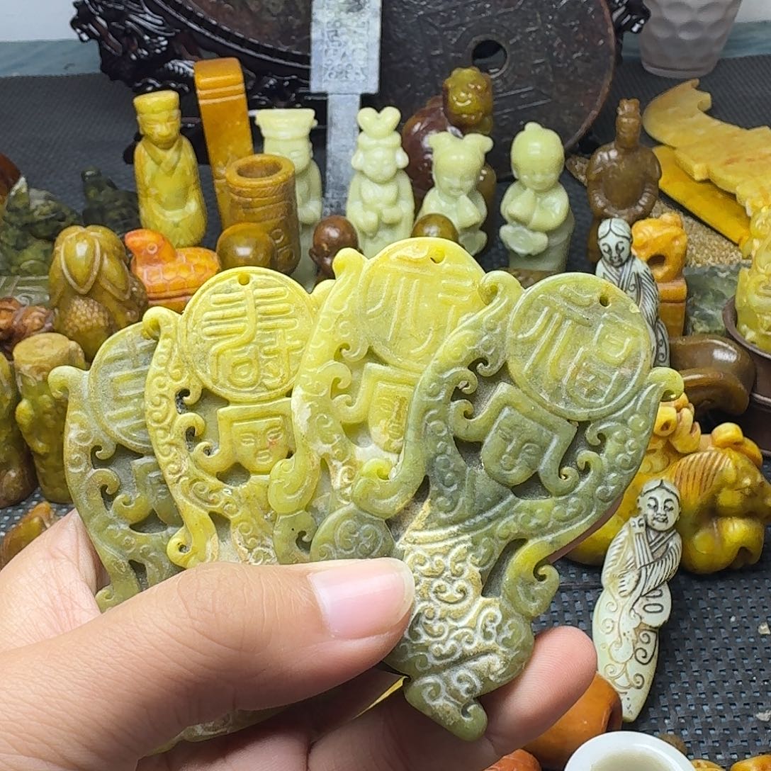 白玉菩提吊坠。。。