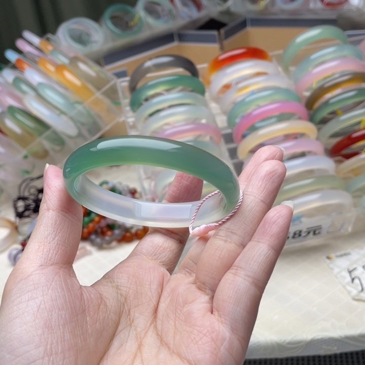 玛瑙/玉髓未镶嵌手镯55圈口