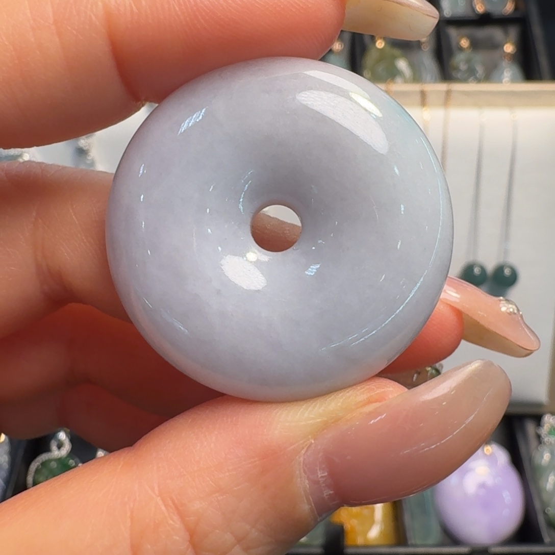 翡翠未镶嵌颈饰平安扣