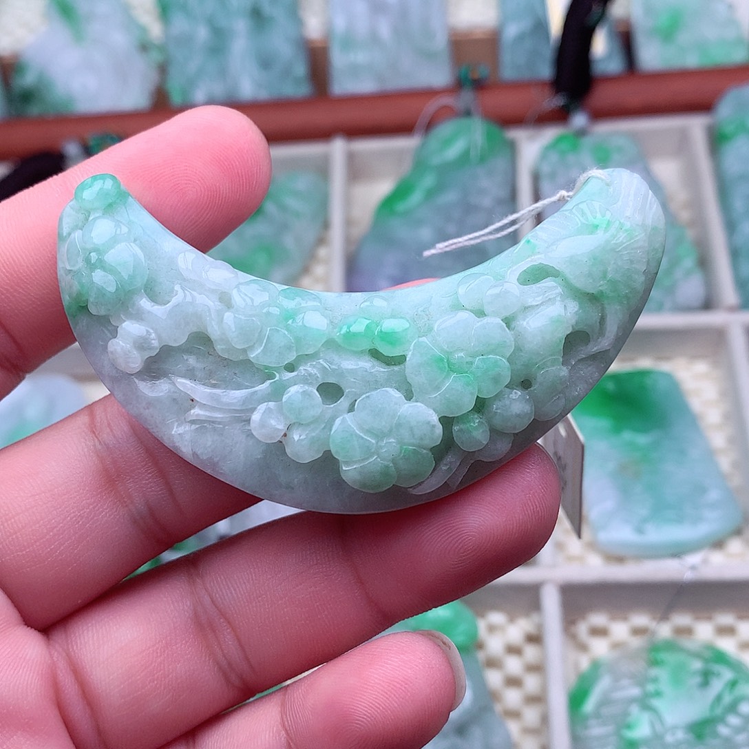 翡翠未镶嵌吊坠(不含链)