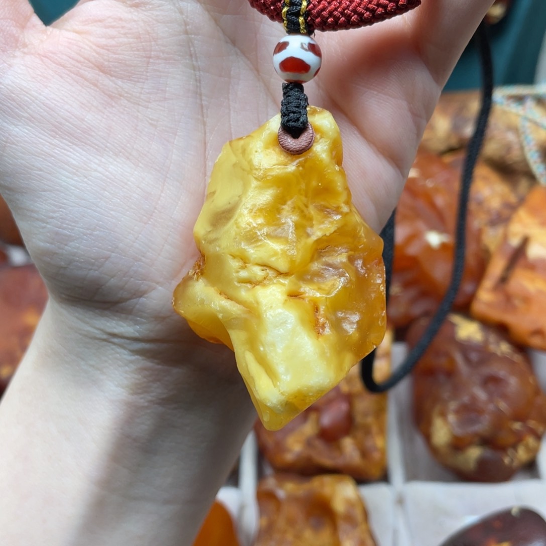 琥珀珠宝奇石未镶嵌