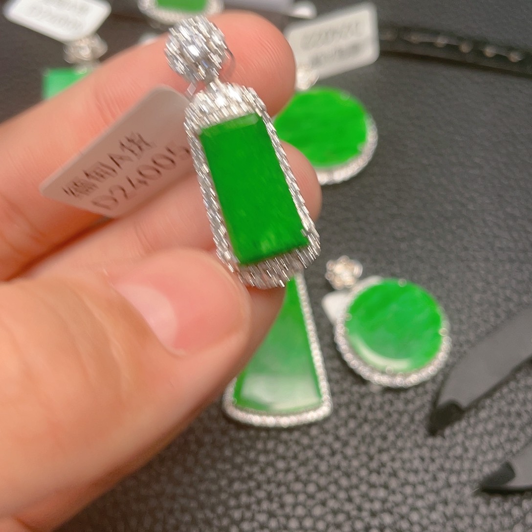 【闪购商品】翡翠吊坠(不含链)银S925镶嵌