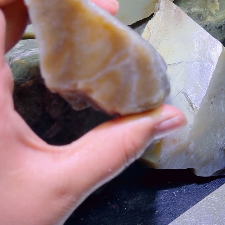 和田玉未镶嵌珠宝半成品