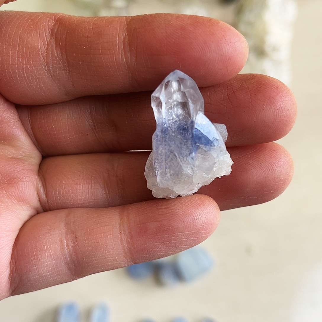 麦***果水晶未镶嵌珠宝半成品