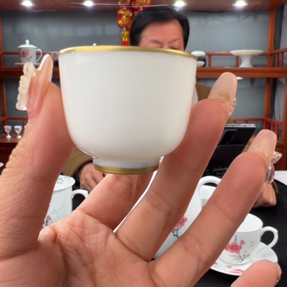 柴窑素胎描金一口杯