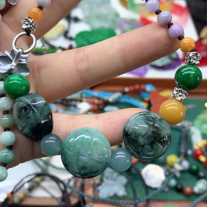 颈饰未镶嵌翡翠吊坠