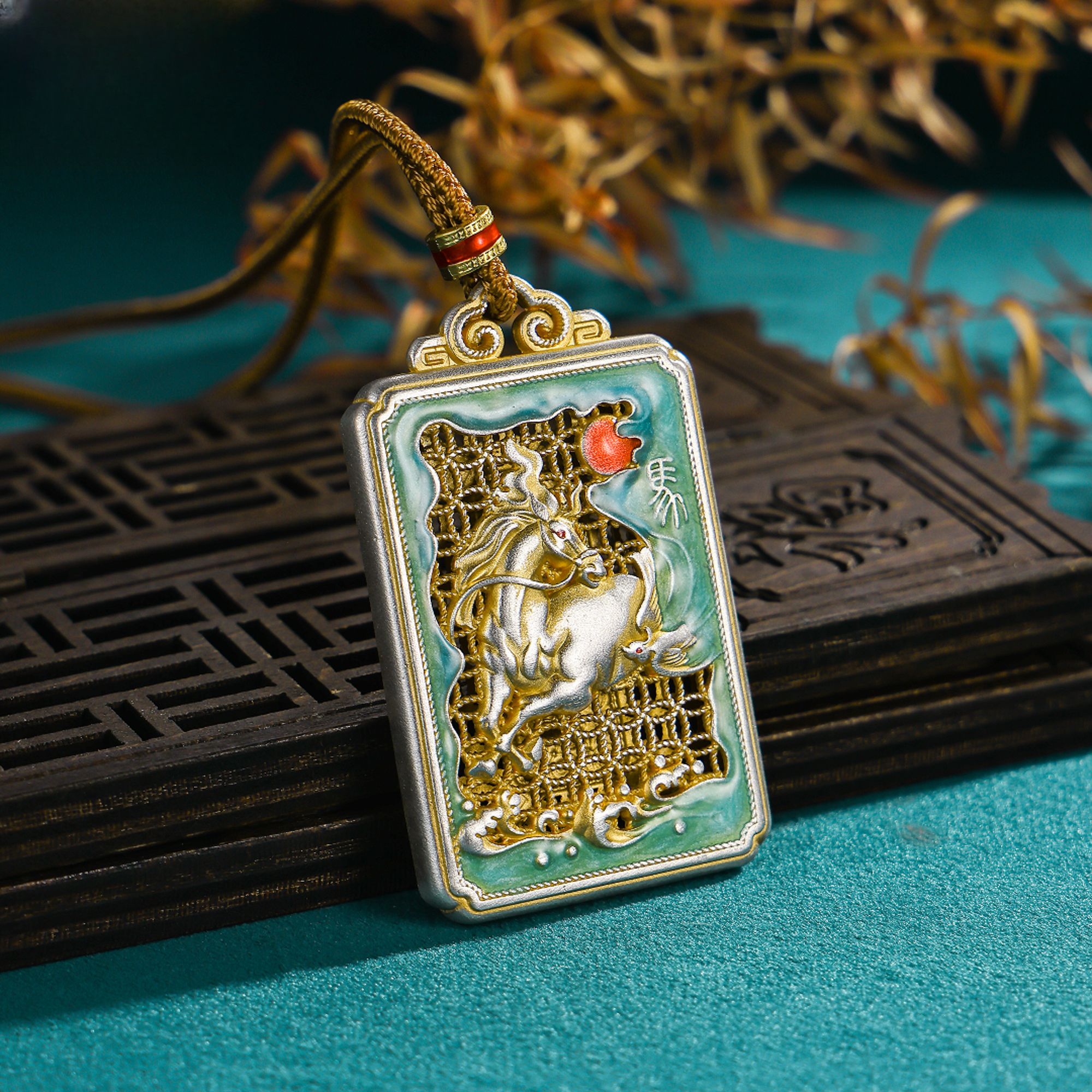 中国珠宝 吊坠足银珐琅 999马踏飞燕花丝方牌民族风国潮精雕项链