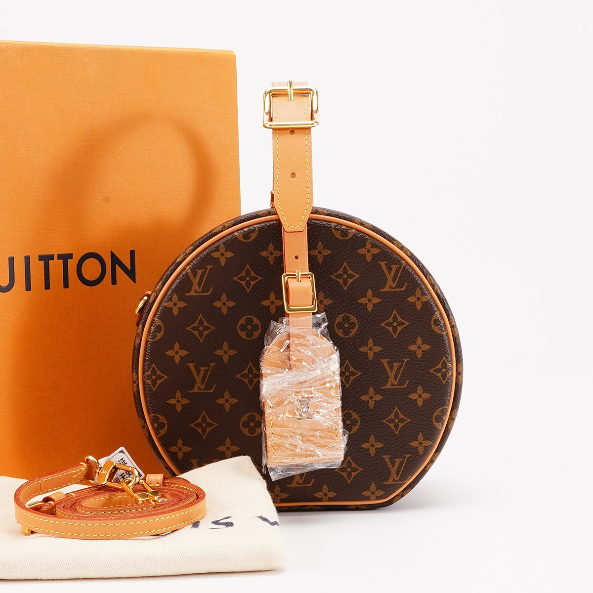 95新 LouisVuitton/路易威登 【白菜】硬圆饼包小号/BG22011724
