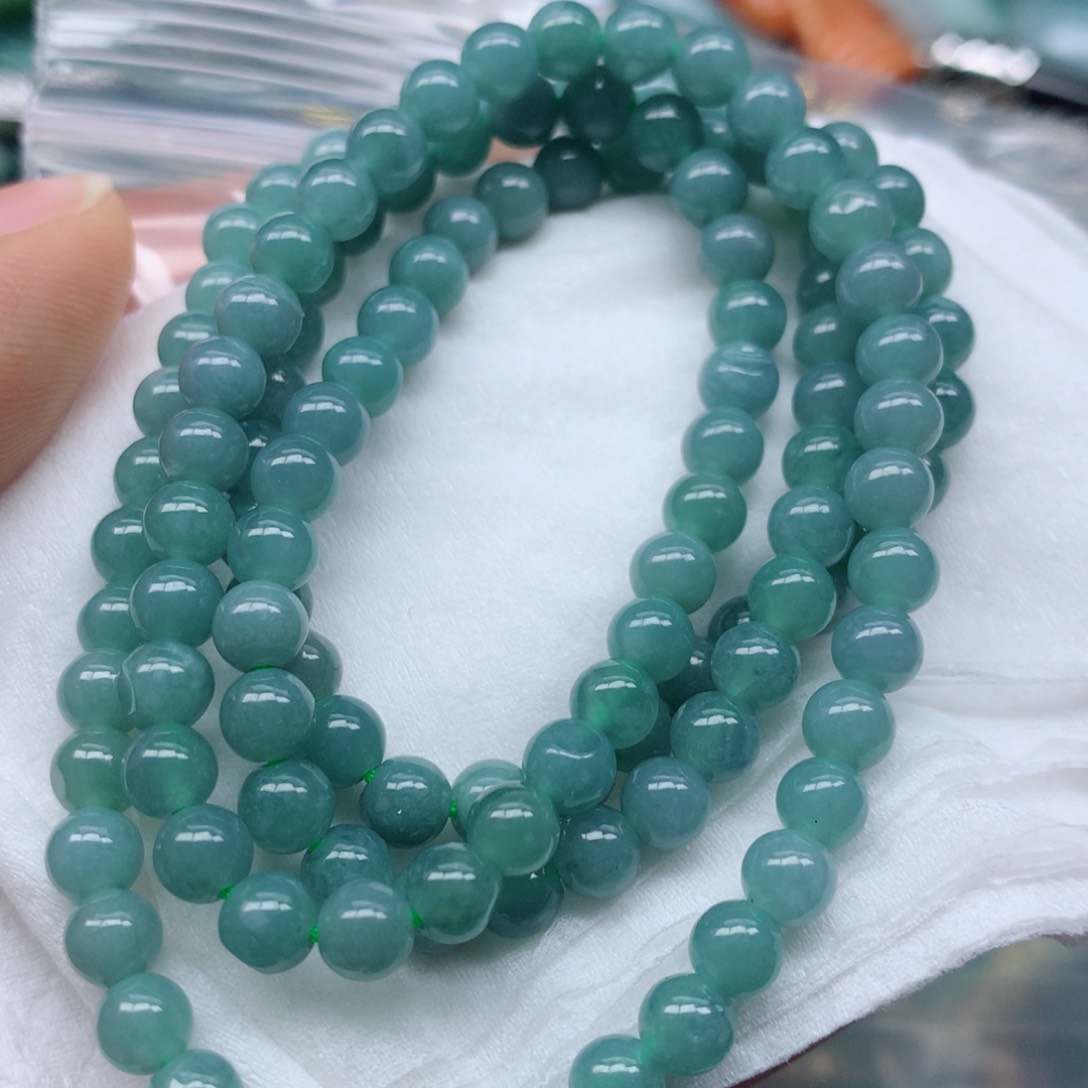 翡翠颈饰未镶嵌手串
