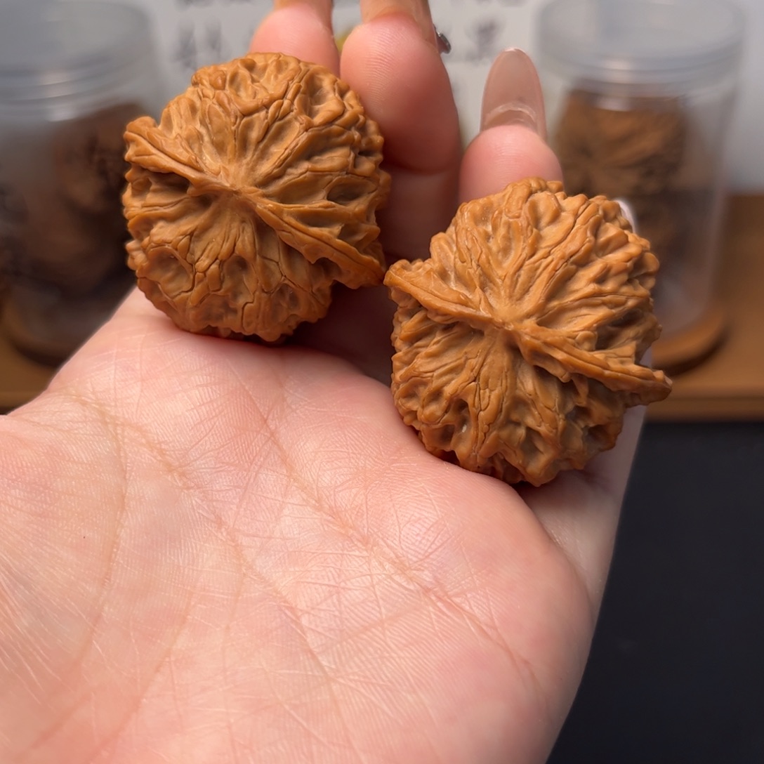 把件文玩核桃苹果园39有磕尖