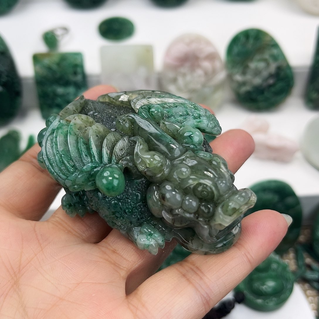 独山玉颈饰未镶嵌