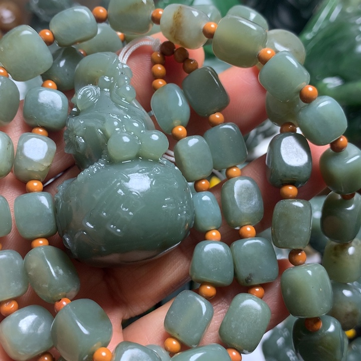 和田玉未镶嵌颈饰