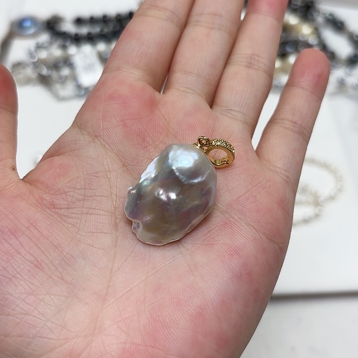 …***。未镶嵌淡水珍珠颈饰