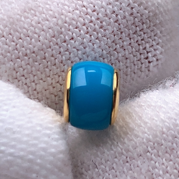 绿松石车挂18K金镶嵌