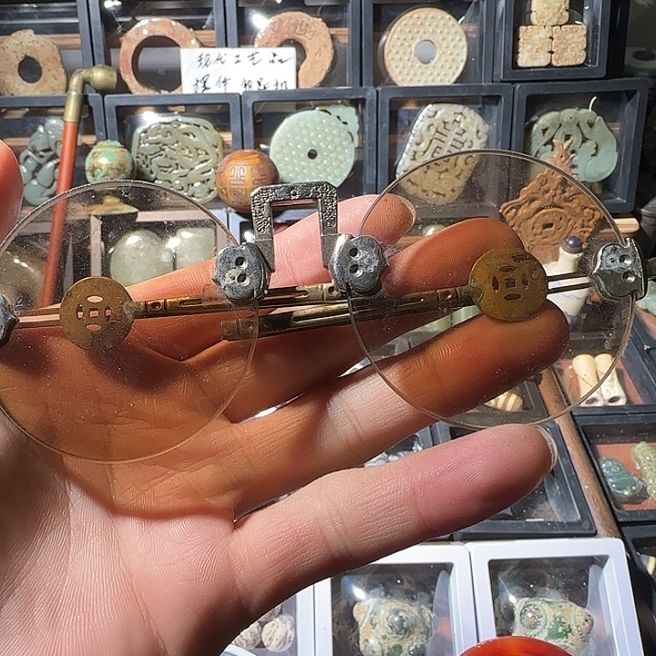 绝***捌有机玻璃工艺品眼镜摆件