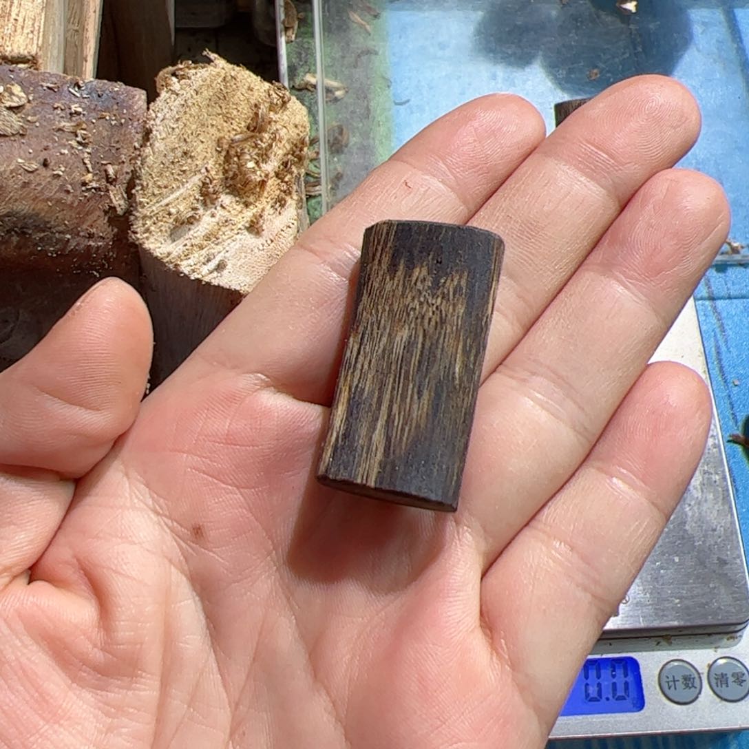 沉香吊坠白棋素牌4.4克