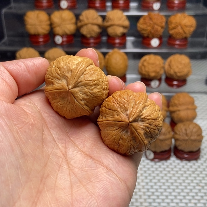文玩核桃把件12御宝三棱