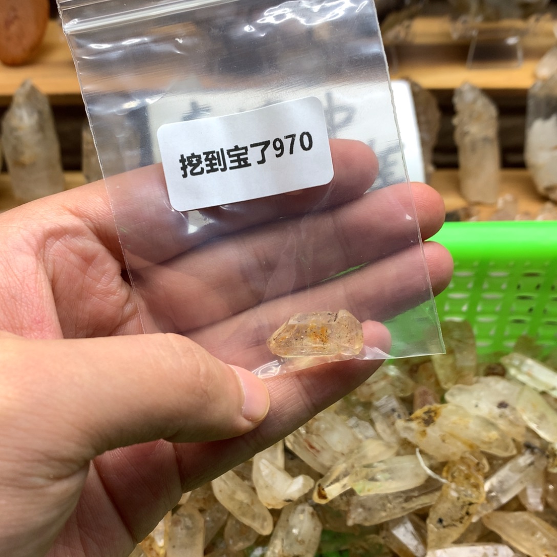 Y***n未镶嵌珠宝半成品水晶
