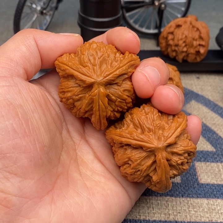 吊坠文玩核桃唐****配三棱