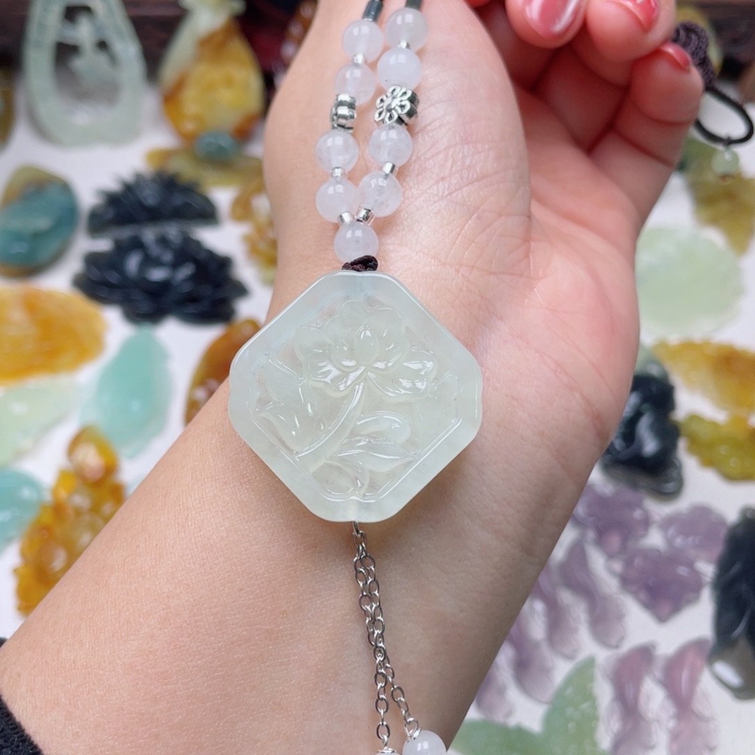 蛇纹石玉颈饰未镶嵌