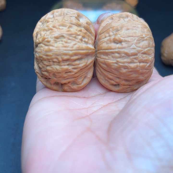 桃核把件42铁锤狮子头