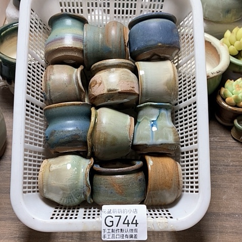 紫砂花盆744微瑕品口径3到4左右