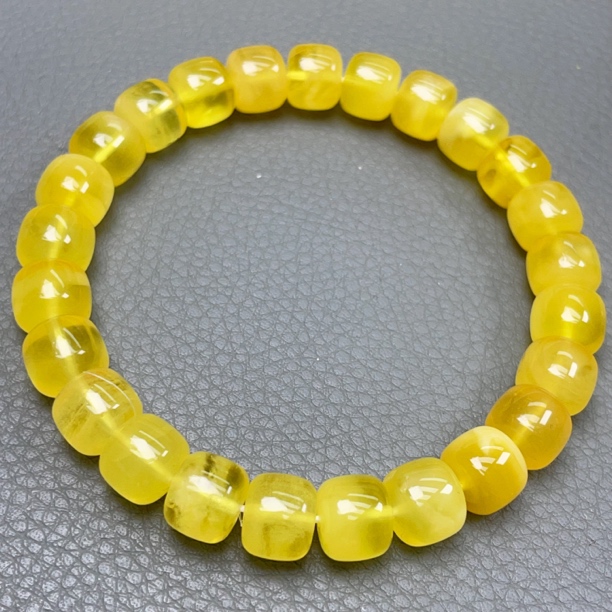 鸡油黄10mm蜜蜡老型手串（395号）