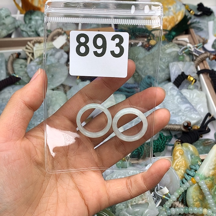 翡翠颈饰未镶嵌一*根翡翠