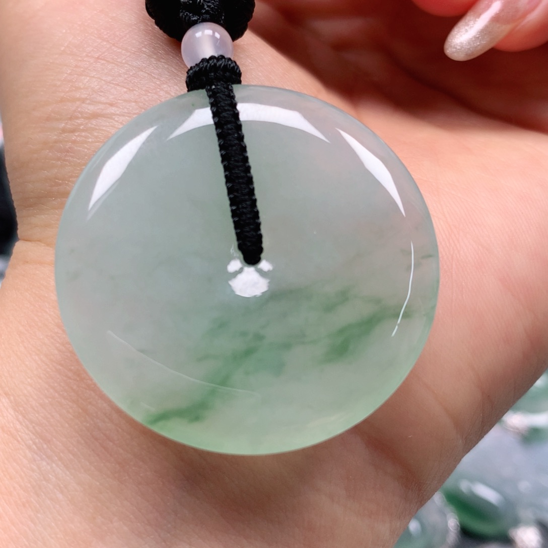 翡翠颈饰未镶嵌天然翡翠