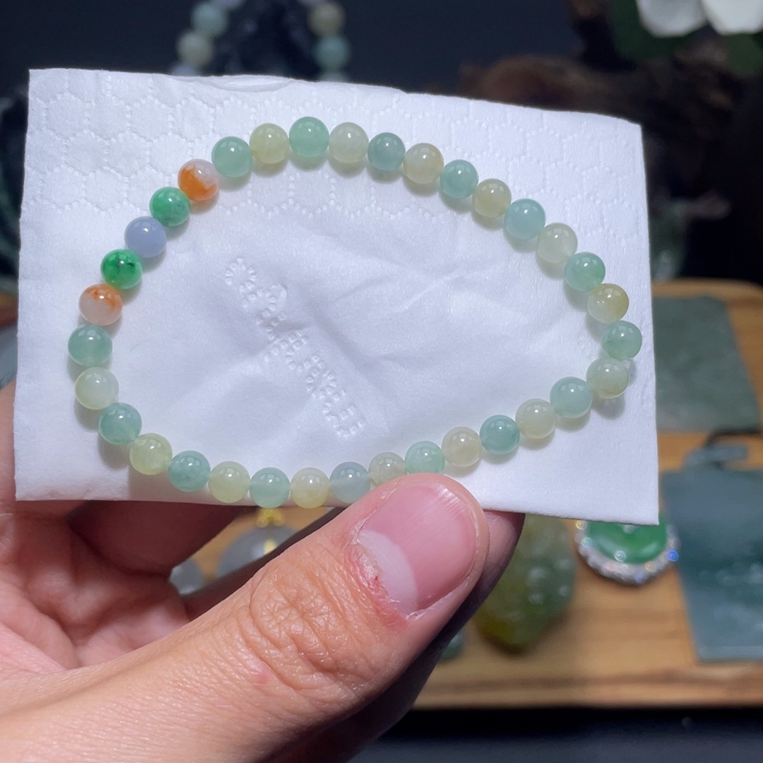 定制翡翠未镶嵌手串