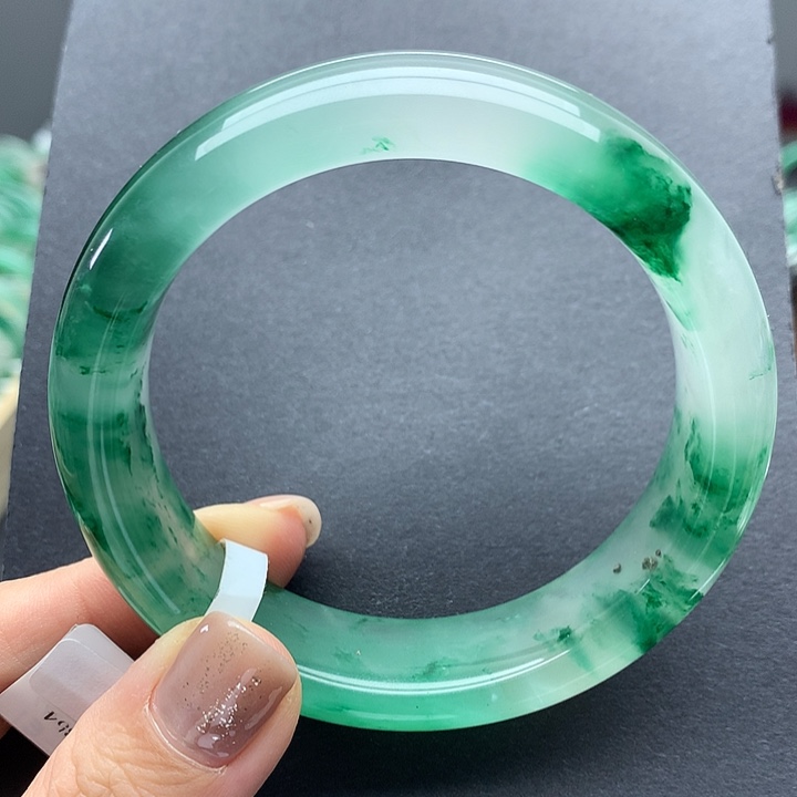 石英质玉未镶嵌手镯