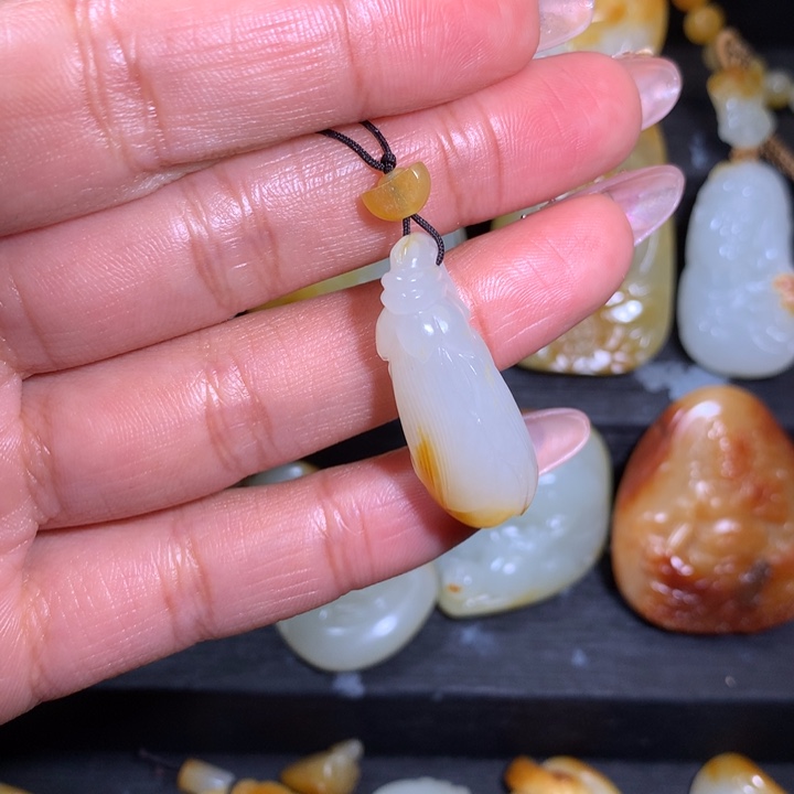 和田玉颈饰未镶嵌