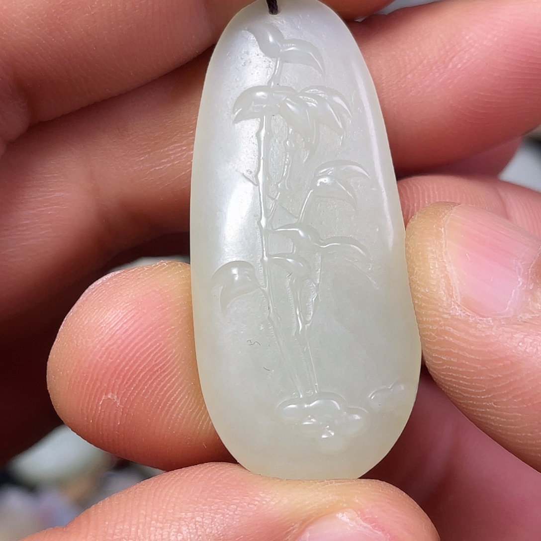 颈饰未镶嵌和田玉吊坠