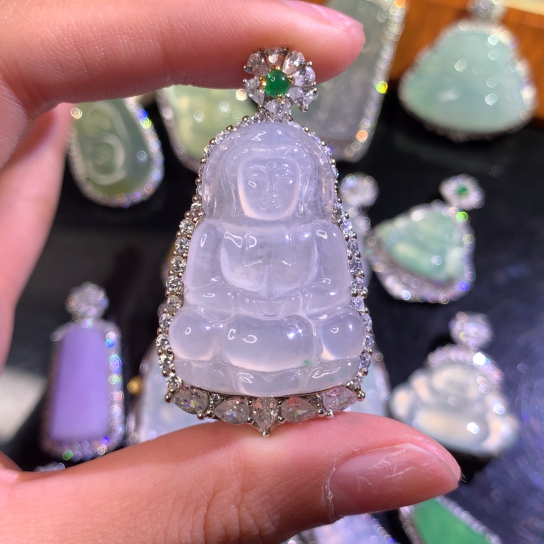 L***娜翡翠银S925镶嵌颈饰