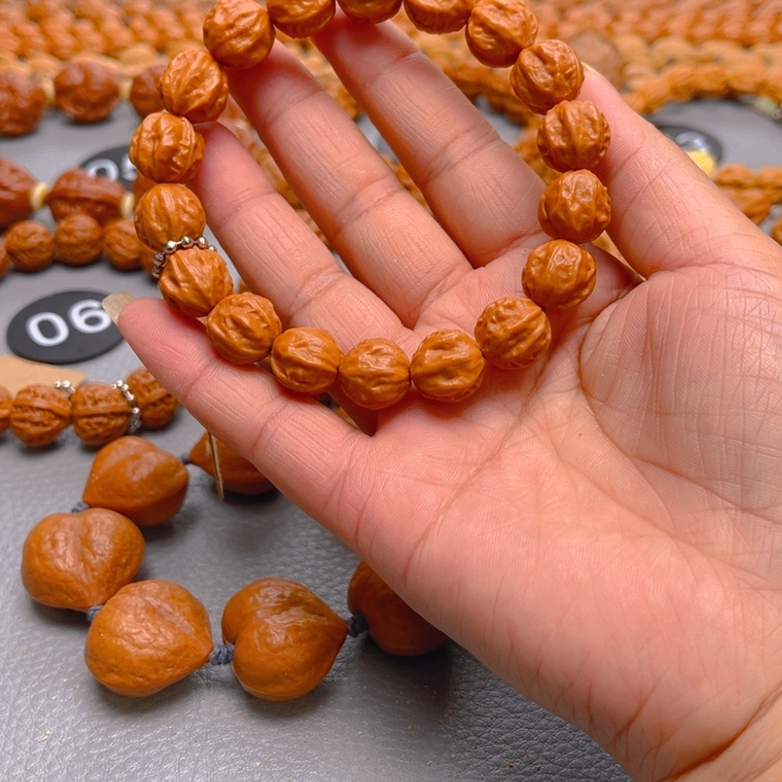 秋***哥文玩核桃吊坠核桃手串