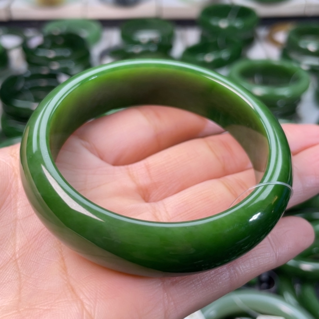 和田玉（碧玉）手镯未镶嵌
