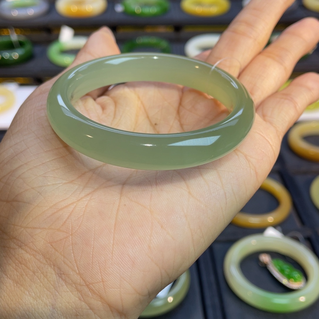 和田玉手镯未镶嵌L****u