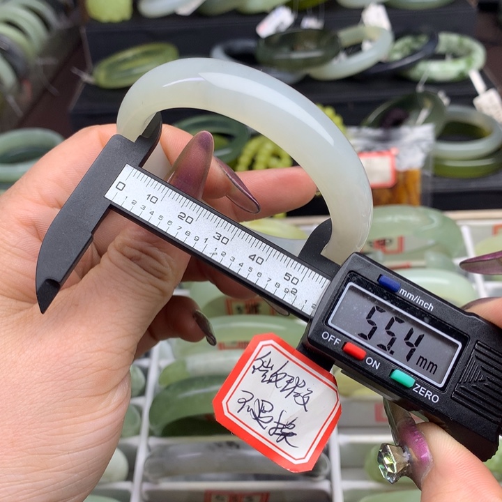 蛇纹石玉手镯未镶嵌545