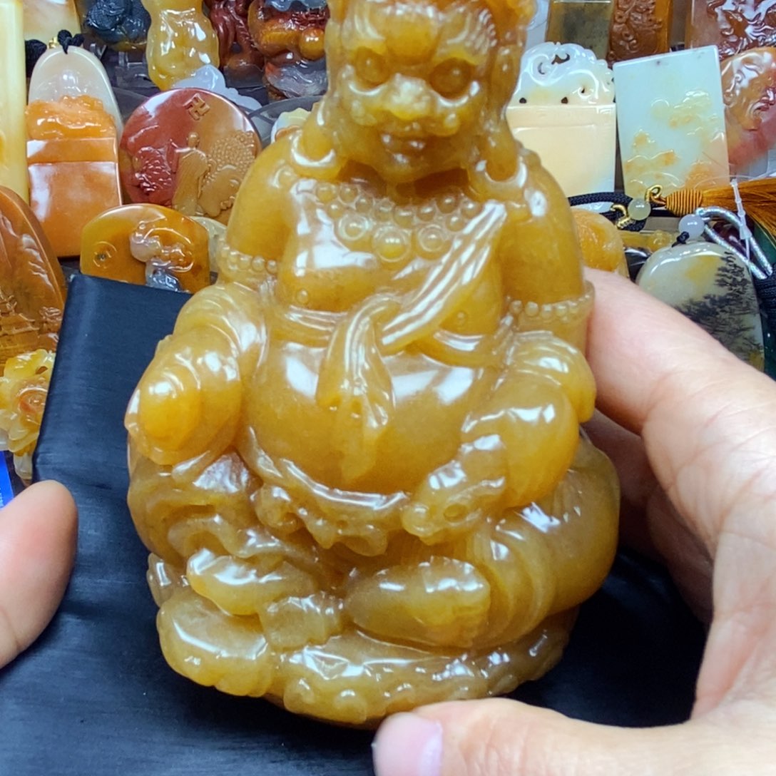 石英质玉（黄龙玉）颈饰未镶嵌