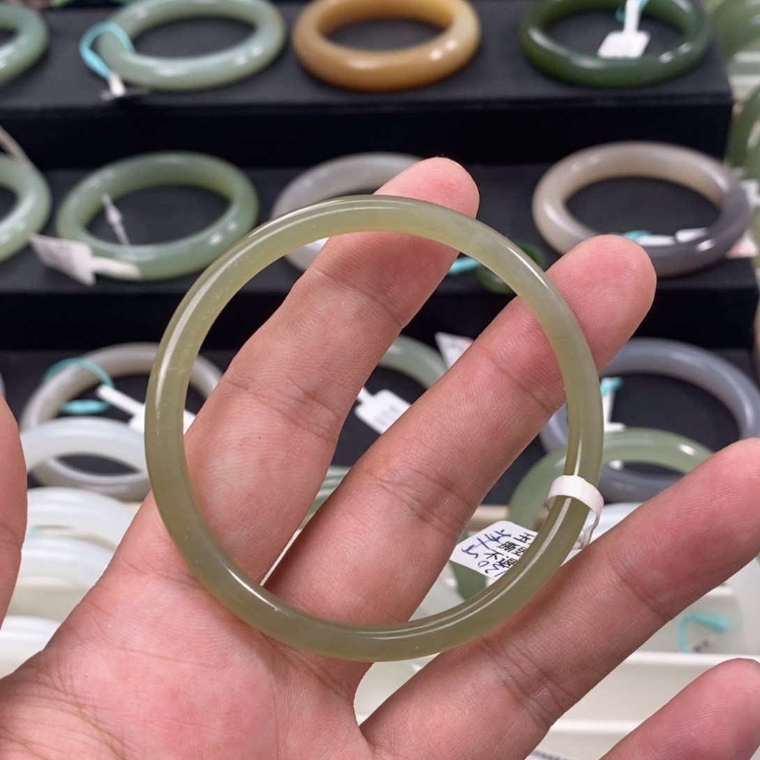 和田玉手镯未镶嵌5354