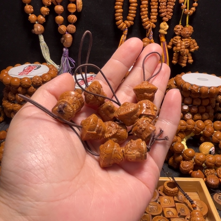 梵***行手串桃核僵小鱼6个