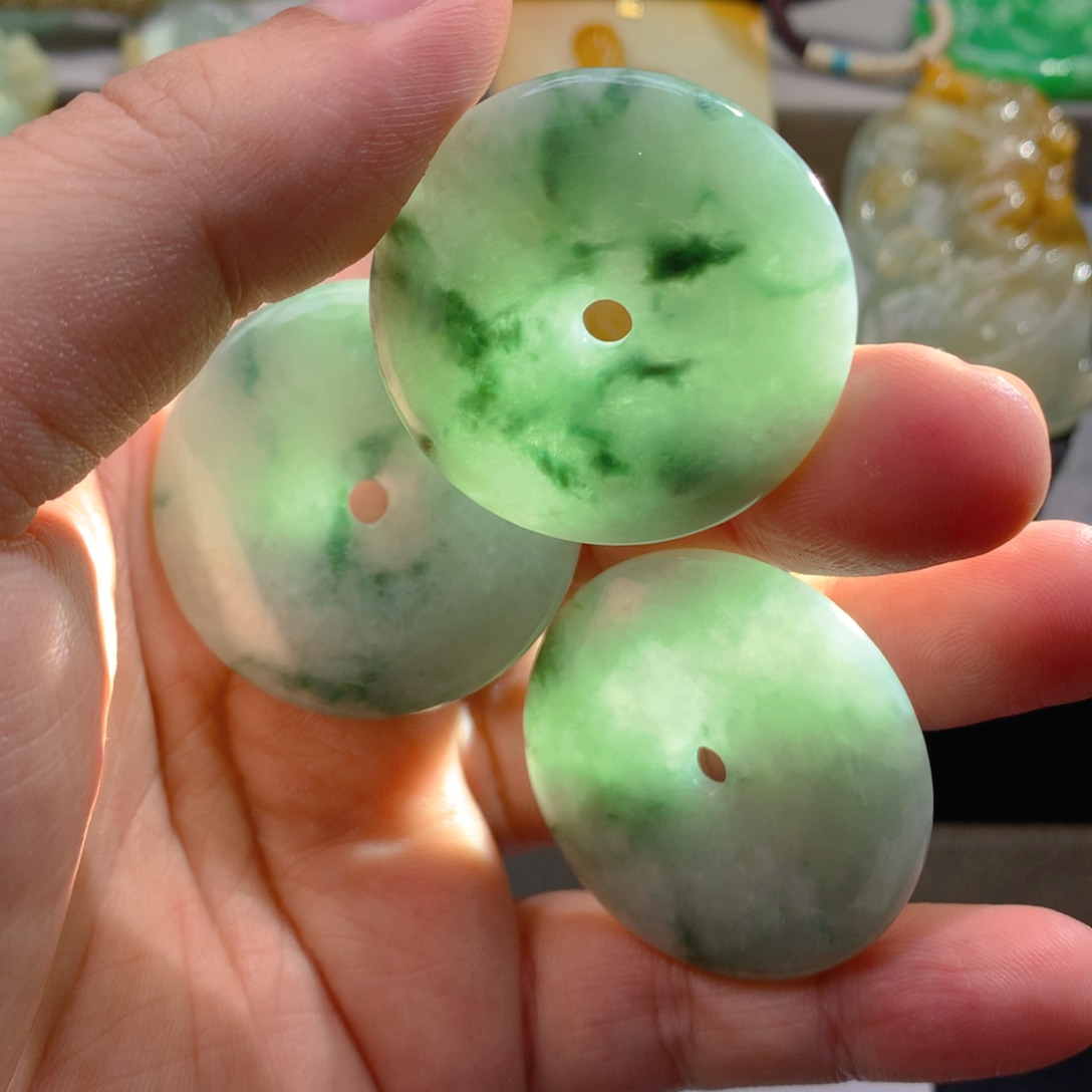 翡翠未镶嵌颈饰翡翠