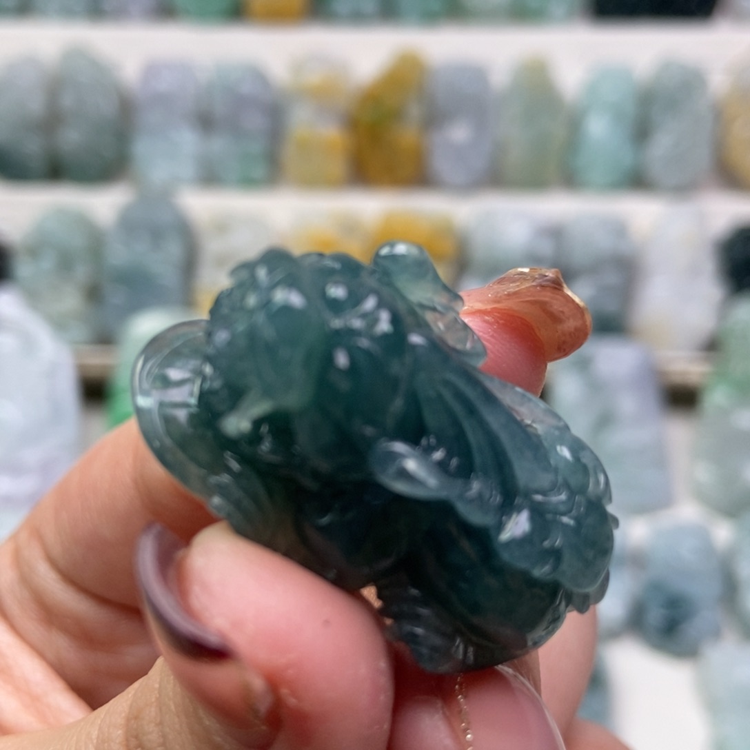 翡翠吊坠(赠链)未镶嵌