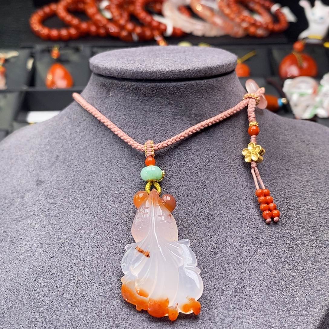 南红玛瑙未镶嵌四川凉山金鱼毛衣链