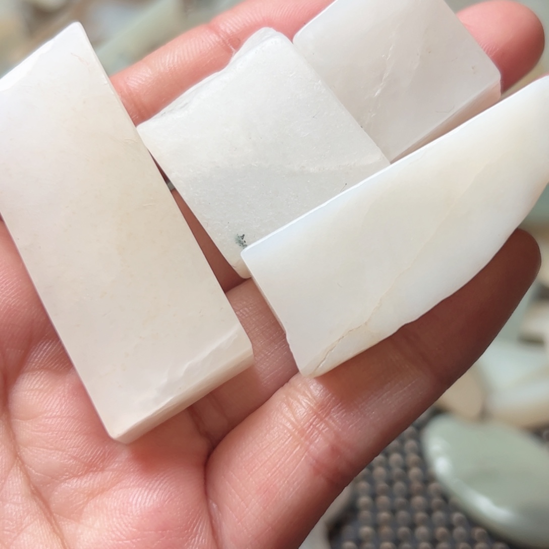 和田玉未镶嵌项链