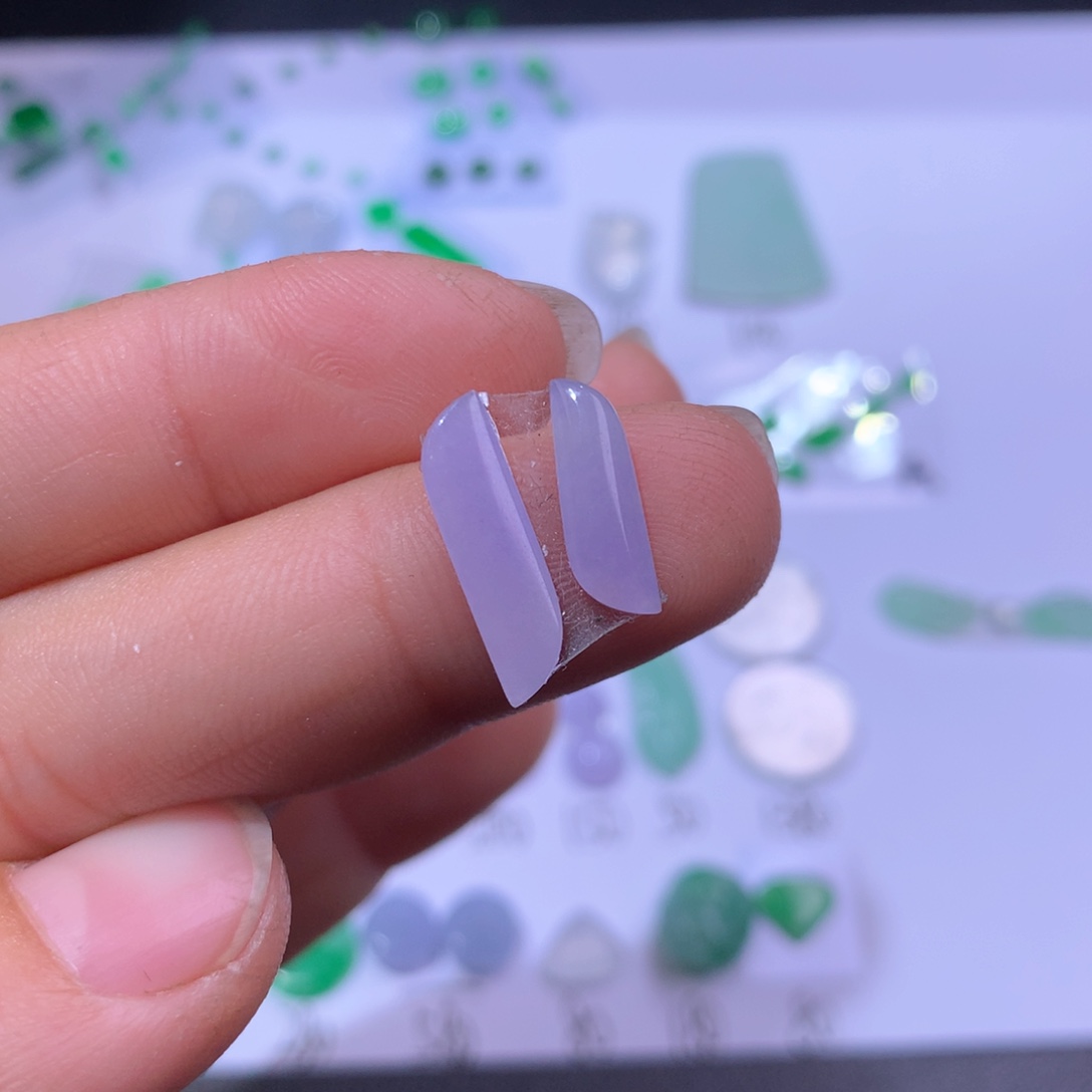 翡翠颈饰未镶嵌随行